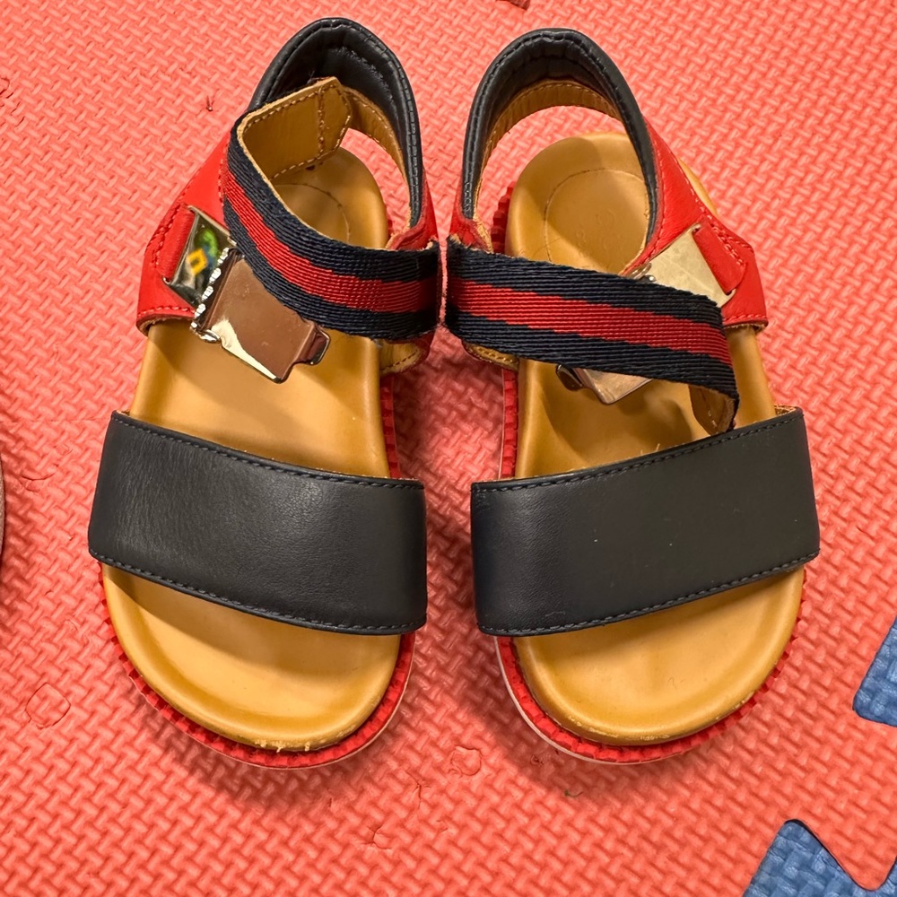 Gucci sandals size 20